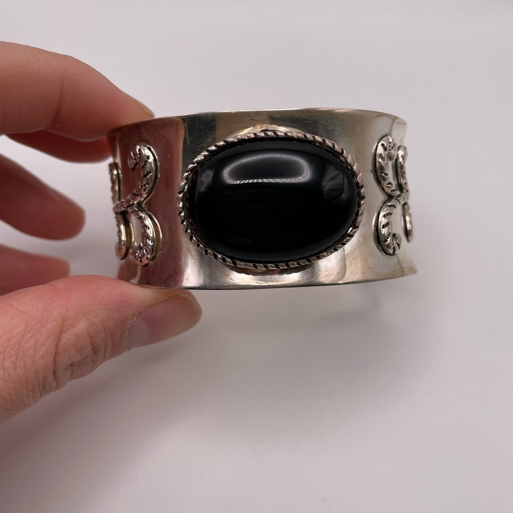 Vintage Cuff bangle- costume jewelry